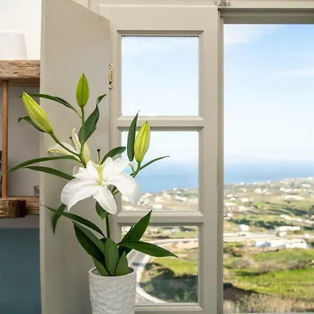Besa 3* Santorini Island